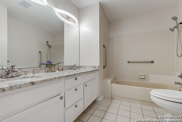 Image 19 of 33 For 10955 Wurzbach Rd  112