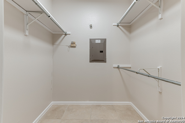 Image 20 of 33 For 10955 Wurzbach Rd  112