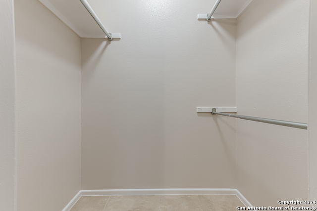 Image 23 of 33 For 10955 Wurzbach Rd  112