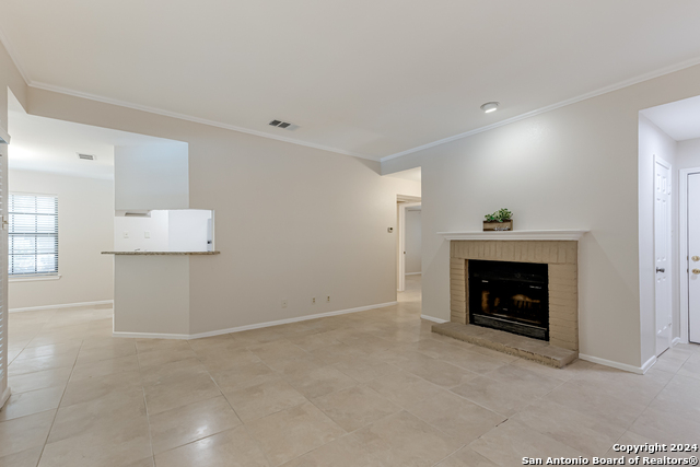 Image 8 of 33 For 10955 Wurzbach Rd  112