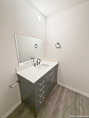 Image 18 of 24 For 2718 Bermuda