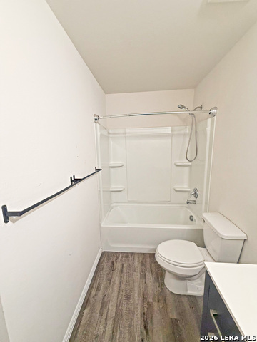 Image 19 of 24 For 2718 Bermuda