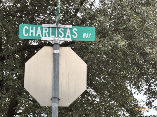 Image 2 of 4 For 1130 Charlisas