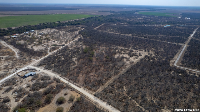 Listing photo id 7 for 1086 Curtis Bourn