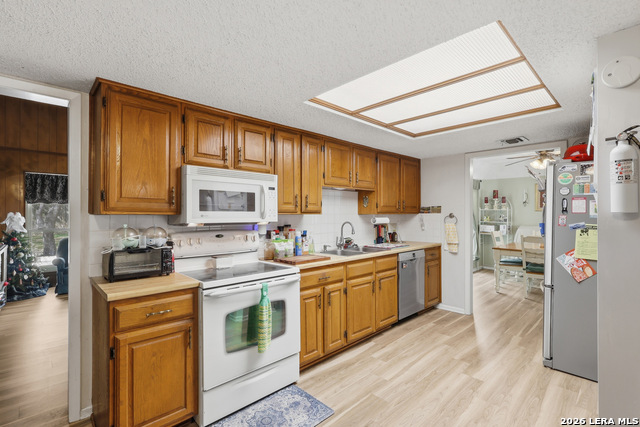 Image 11 of 30 For 8407 Timber Crest