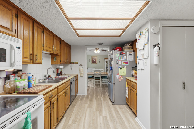 Image 12 of 30 For 8407 Timber Crest