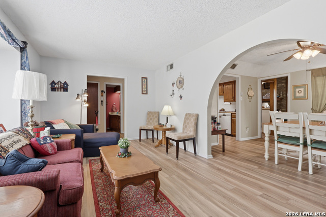 Image 4 of 30 For 8407 Timber Crest