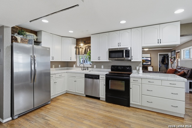 Image 14 of 27 For 16040 Keller