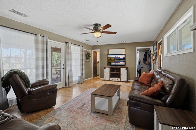 Image 17 of 27 For 16040 Keller