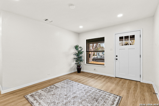 Image 15 of 42 For 1031 Thorain