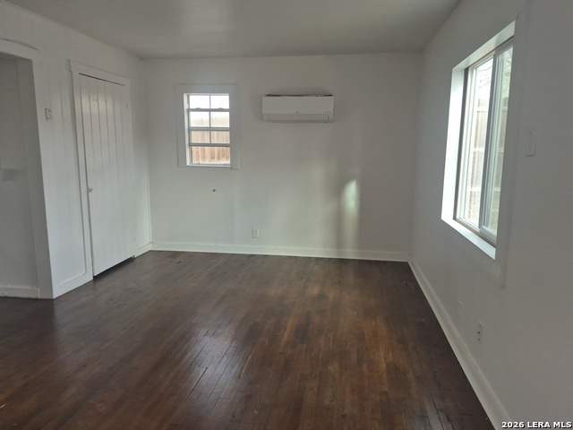 Image 5 of 16 For 417 Eleanor Ave  2