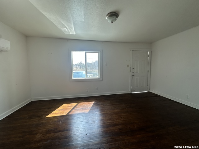 Image 6 of 16 For 417 Eleanor Ave  2