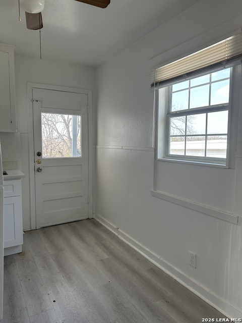 Image 7 of 13 For 417 Eleanor Ave  4