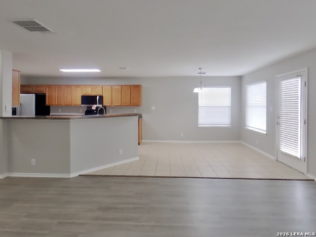 Image 5 of 24 For 517 Zapata  