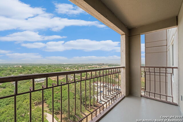 Image 11 of 39 For 1 Towers Park Ln  1001