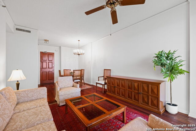 Image 4 of 39 For 1 Towers Park Ln  1001