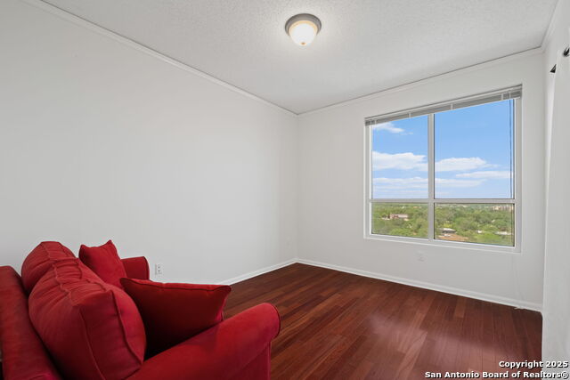 Image 6 of 39 For 1 Towers Park Ln  1001