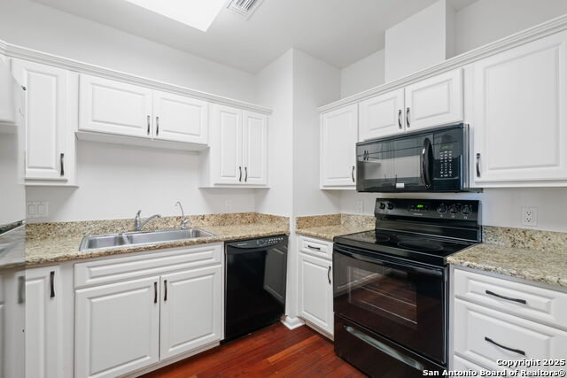 Image 9 of 39 For 1 Towers Park Ln  1001