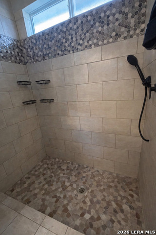 Image 18 of 19 For 7250 Burns Xing