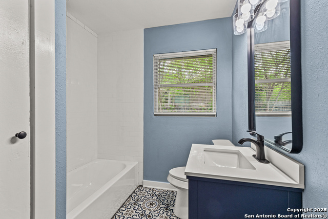 Image 11 of 13 For 710 Byrnes  