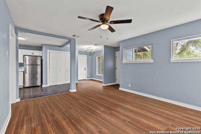 Image 3 of 13 For 710 Byrnes  