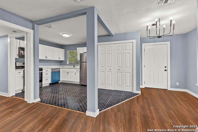 Image 6 of 13 For 710 Byrnes  