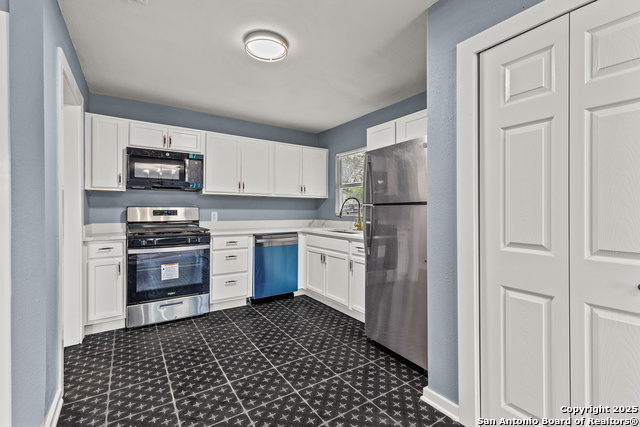 Image 7 of 13 For 710 Byrnes  