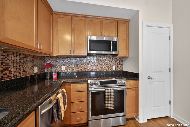 Image 13 of 42 For 7342 Oak Manor  1104