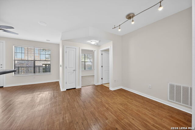 Image 16 of 42 For 7342 Oak Manor  1104