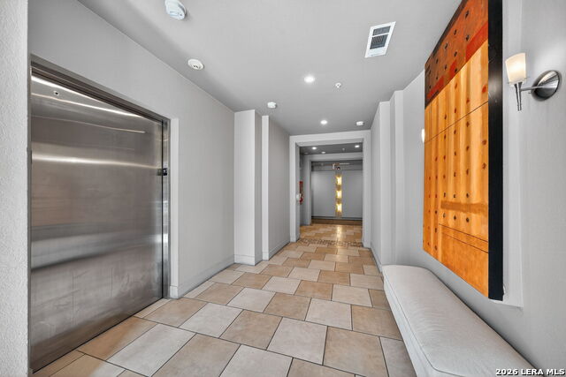 Image 2 of 42 For 7342 Oak Manor  1104