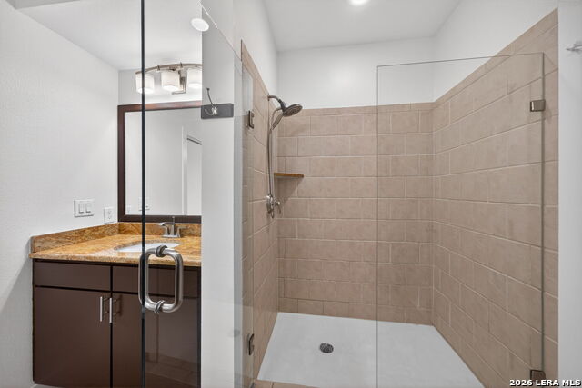 Image 23 of 42 For 7342 Oak Manor  1104