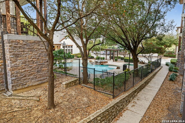 Image 29 of 42 For 7342 Oak Manor  1104