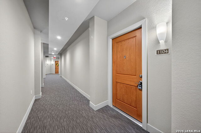 Image 3 of 42 For 7342 Oak Manor  1104