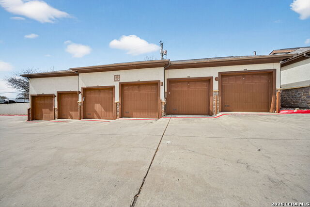 Image 30 of 42 For 7342 Oak Manor  1104