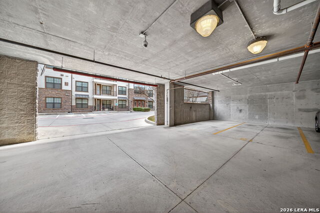 Image 31 of 42 For 7342 Oak Manor  1104