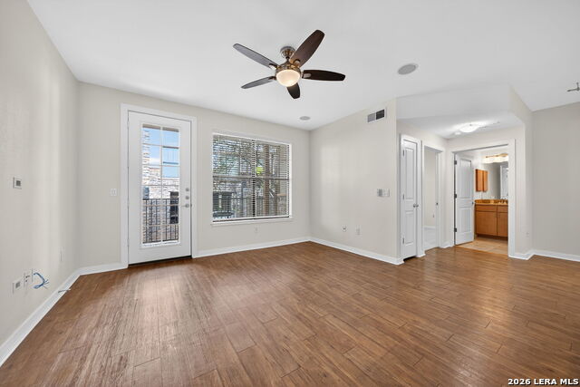 Image 8 of 42 For 7342 Oak Manor  1104