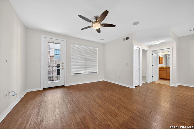 Image 9 of 42 For 7342 Oak Manor  1104