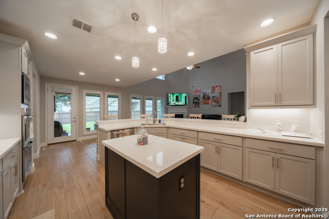 Image 15 of 38 For 1729 Crystal Bridges