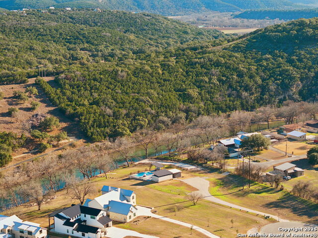 Image 22 of 29 For 849 Bingham  