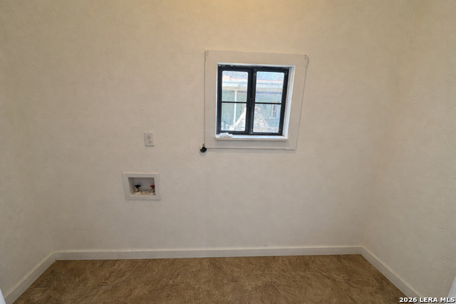 Listing photo id 19 for 1409 Flanders