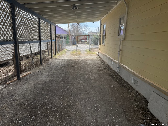 Listing photo id 4 for 1409 Flanders