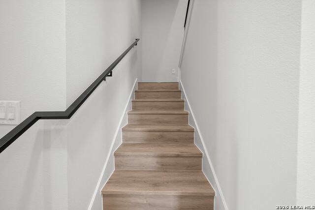 Image 15 of 45 For 634 Central Parkway  1211