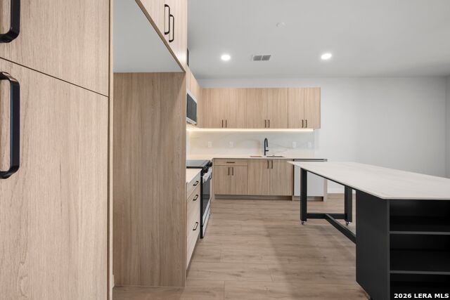 Image 3 of 45 For 634 Central Parkway  1211