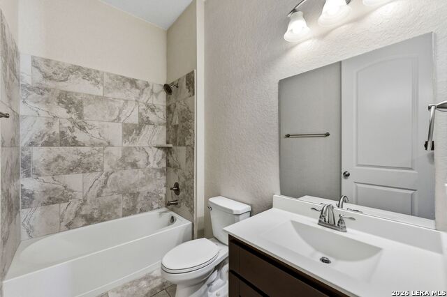 Image 19 of 64 For 31846 Acacia Vista