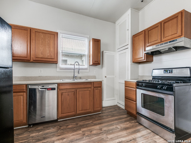 Image 3 of 11 For 116 Carroll St