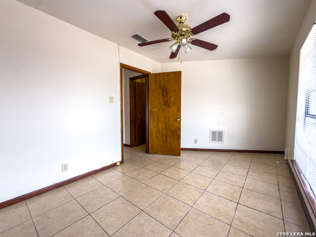 Image 22 of 36 For 7306 Hidden Hills N