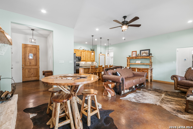 Image 12 of 71 For 585 English Hollow