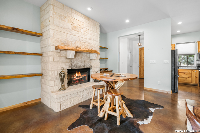 Image 17 of 71 For 585 English Hollow