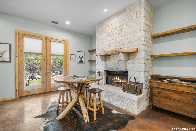 Image 18 of 71 For 585 English Hollow