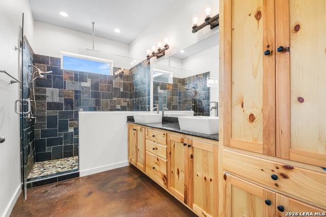 Image 25 of 71 For 585 English Hollow